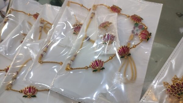 Manju warrior Mam Lotus Necklace Set - Image 3