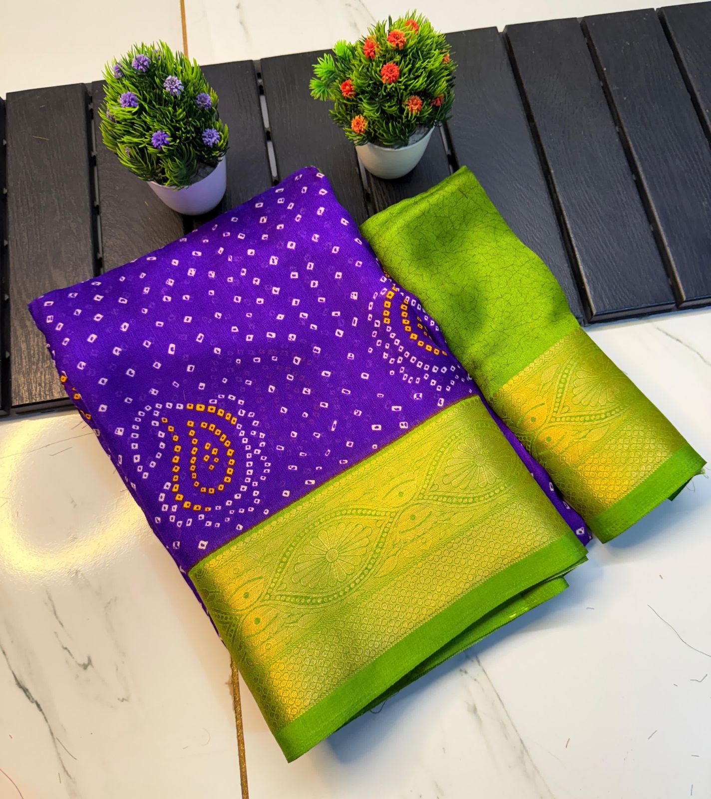Bandhej Soft Marshmallow Blooming Saree with Kalamkari Print & Jacquard Border